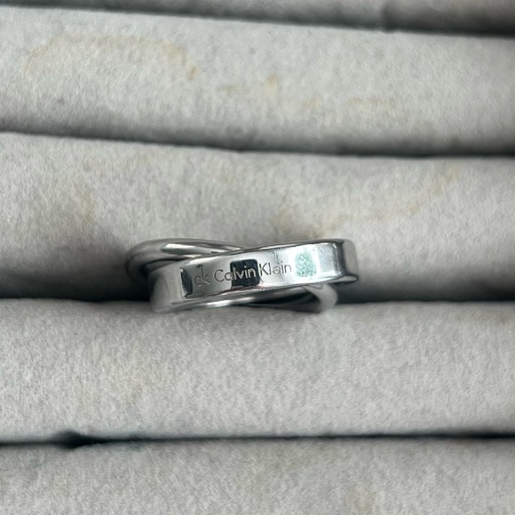 Calvin Klein intertwined ring - Picture 5 of 6